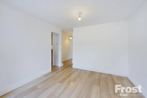 29 Warfield Road, Feltham, TW14 8AD