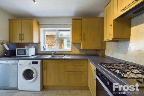 29 Warfield Road, Feltham, TW14 8AD