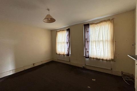 27 Heath Road, Thornton Heath, CR7 8NF