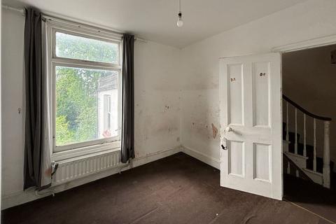 27 Heath Road, Thornton Heath, CR7 8NF