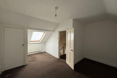 27 Heath Road, Thornton Heath, CR7 8NF