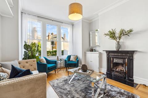 2 bedroom apartment for sale, Lynn Road, London, SW12