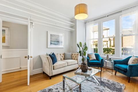 2 bedroom apartment for sale, Lynn Road, London, SW12