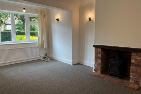 3 bedroom semi-detached house to rent, Cliff Crescent, Radcliffe-on-Trent NG12
