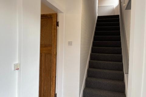 3 bedroom semi-detached house to rent, Cliff Crescent, Radcliffe-on-Trent NG12