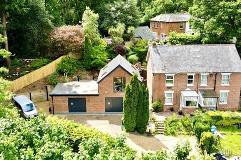 4 bedroom cottage for sale, Hurn Road, Ringwood, BH24 2AF