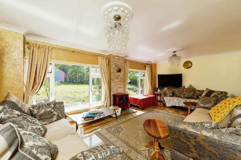 4 bedroom semi-detached house for sale, Kings Croft, Barnsley S70