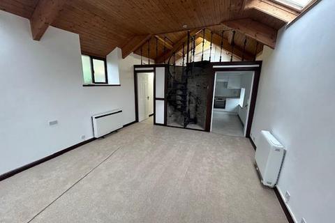 1 bedroom barn conversion to rent, Church Street, Braunton, Devon, EX33 2EL