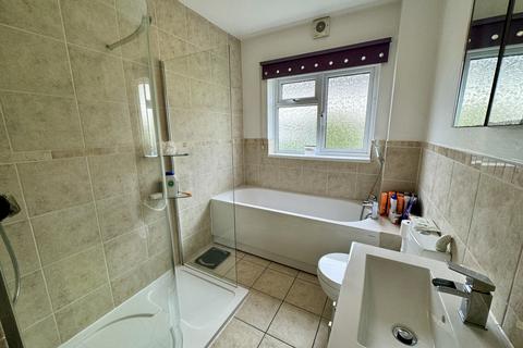 2 bedroom flat for sale, Carmen Court, Eastbourne Road, Eastbourne, East Sussex, BN20