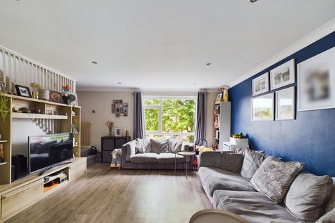 2 bedroom maisonette for sale, Holmbury Grove, Featherbed Lane, Croydon