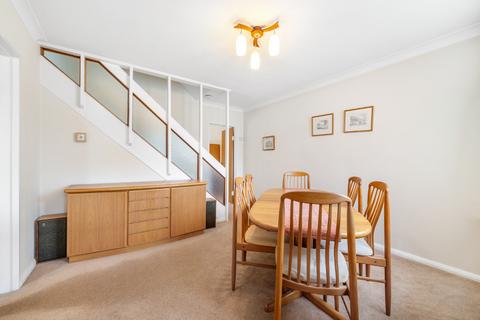 100 Pickhurst Park, Bromley, BR2 0TW