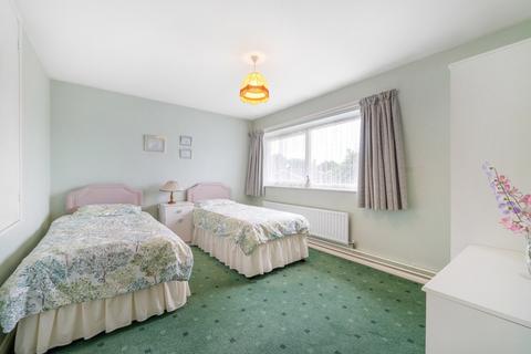 100 Pickhurst Park, Bromley, BR2 0TW