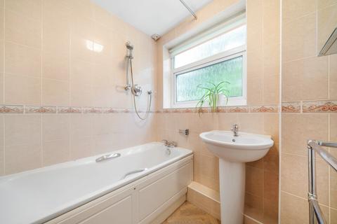 100 Pickhurst Park, Bromley, BR2 0TW