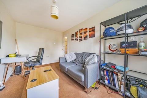 1, Dovecourt Dovetrees, Carterton, OX18 1AY