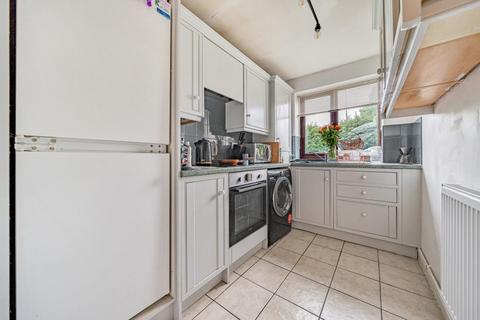 1, Dovecourt Dovetrees, Carterton, OX18 1AY