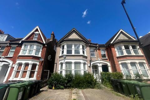 Flat 4, 21 Culverley Road, London, SE6 2LD