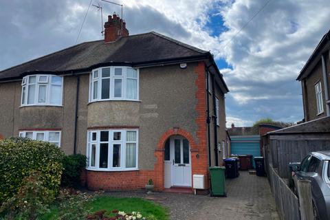 3 bedroom semi-detached house to rent, Mayfield Road, Northampton, NN3