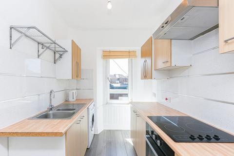 2 bedroom flat for sale, Ochil Street, Tillicoultry, FK13