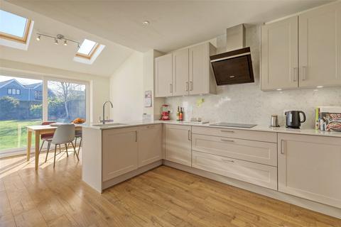 3 Alderton Close, Felsted, Dunmow, CM6 3EL