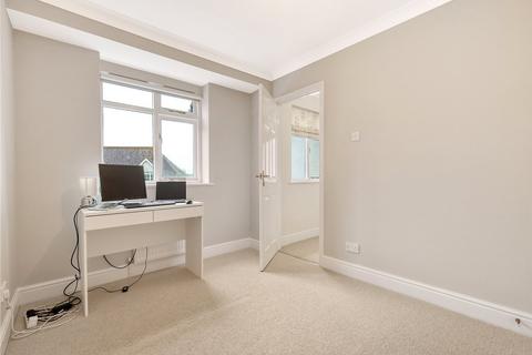 3 Alderton Close, Felsted, Dunmow, CM6 3EL