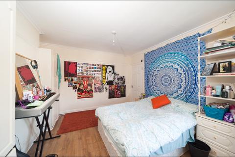 2 bedroom flat to rent, White house drive, HA74NQ