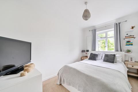 2 Johnston Walk, Guildford, GU2 9XP