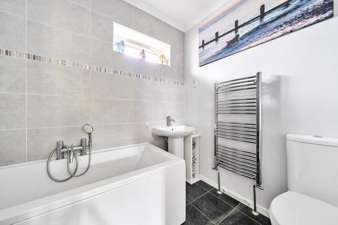 2 Johnston Walk, Guildford, GU2 9XP