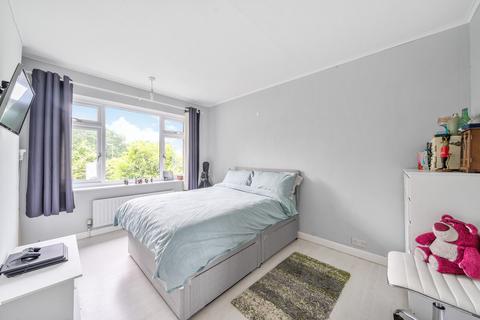 2 Johnston Walk, Guildford, GU2 9XP