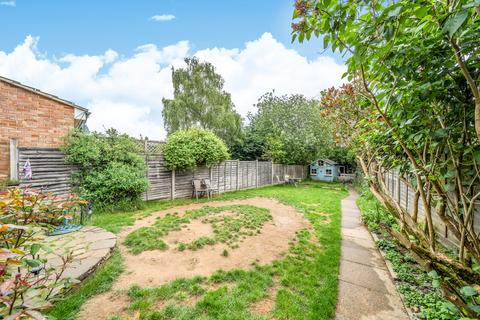 2 Johnston Walk, Guildford, GU2 9XP