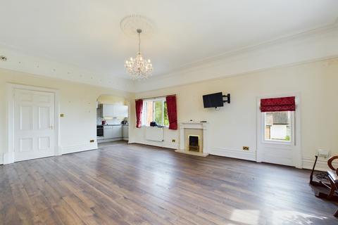 2 bedroom flat for sale, Ferriby Road, Hull HU13 0HU