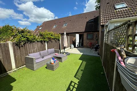 17 Fern Walk, Ashford, TW15 3PA