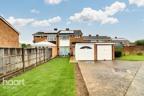 3 bedroom semi-detached house for sale, Wheathouse Close, Bedford