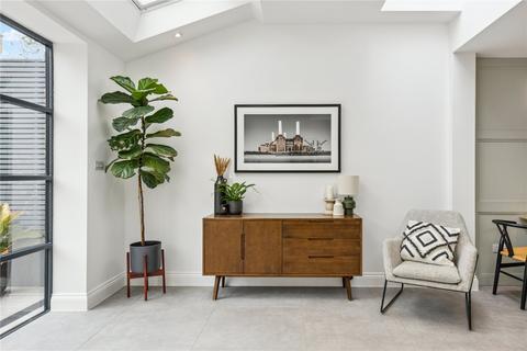 Flat A, 100 Ramsden Road, London, SW12 8RB