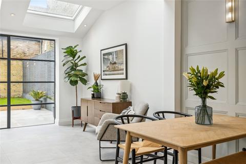 Flat A, 100 Ramsden Road, London, SW12 8RB