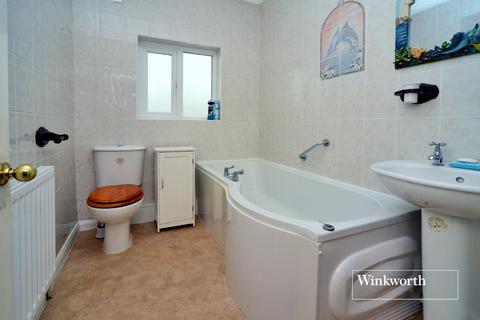 27 Donnington Road, Worcester Park, KT4 8EL