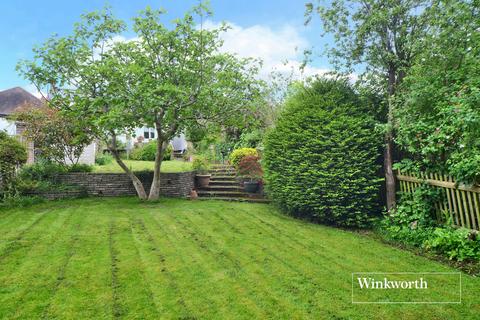 27 Donnington Road, Worcester Park, KT4 8EL