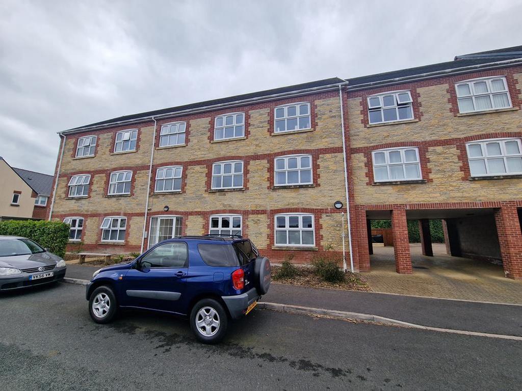 Crewkerne, TA18 2 bed flat for sale £159,950