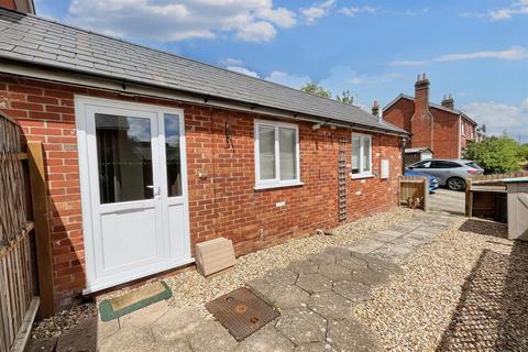 32 Alexandra Road, Fordingbridge, SP6 1EJ