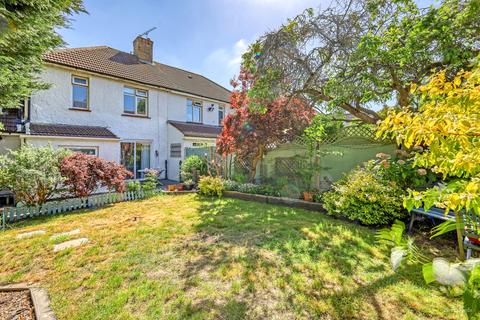 3 bedroom semi-detached house for sale, The Meadow Way, Billericay, CM11
