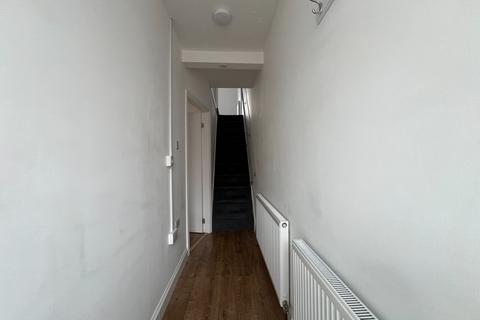 3 bedroom semi-detached house to rent, Wellesley Road, Ipswich, IP4