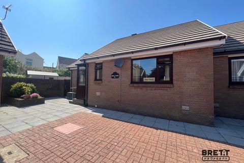 2 bedroom semi-detached bungalow for sale, Tollgate Court, Milford Haven, Pembrokeshire. SA73 1AT