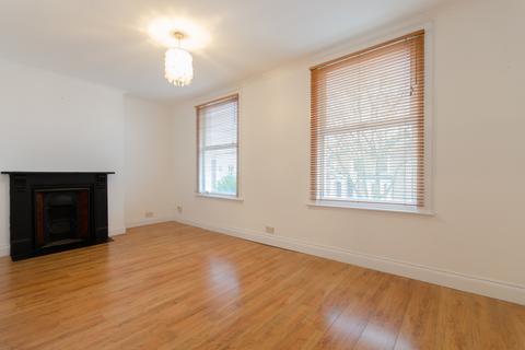 2 bedroom flat to rent, Fenwick Road Dulwich SE15