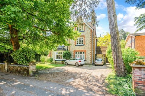 2 bedroom apartment for sale, Somers Road, Reigate RH2