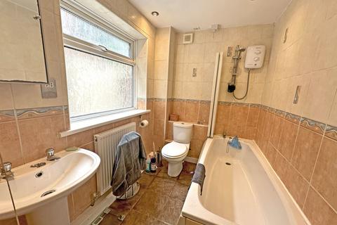 2 bedroom flat for sale, Queen Alexandra Road, North Shields, North Tyneside