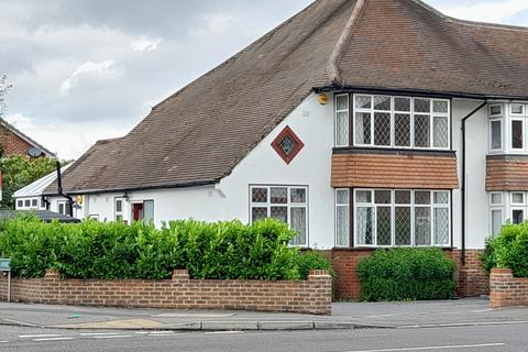 3 bedroom end of terrace house to rent, Bourne Vale Hays, BR2 7LX