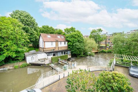 5 bedroom terraced house to rent, Tallow Road, Brentford, TW8