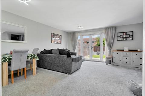 3 bedroom end of terrace house to rent, Hawkshead Way, Gunthorpe, Peterborough, PE4