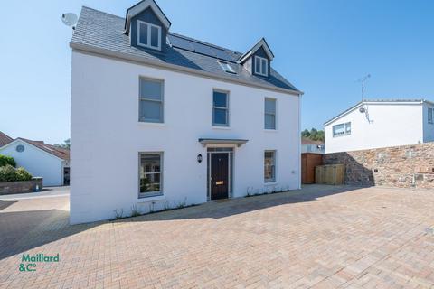 La Rue du Presbytere, St Clement, Jersey, JE2