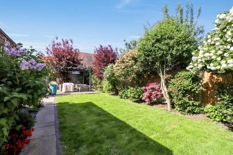 3 bedroom semi-detached house for sale, Broadclyst Gardens, Thorpe Bay SS1