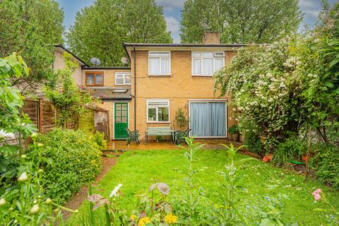 3 bedroom terraced house for sale, Pekin Street, Poplar E14